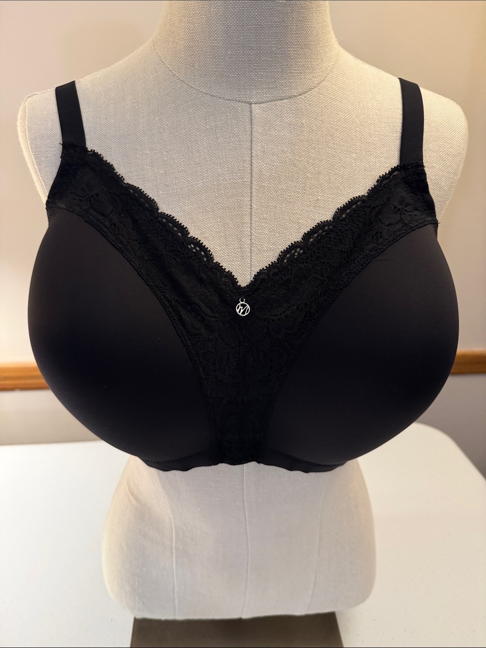 Seamless Black Lace-Front Wireless Bra